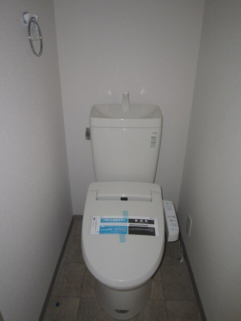 物件内観写真8　(トイレ)