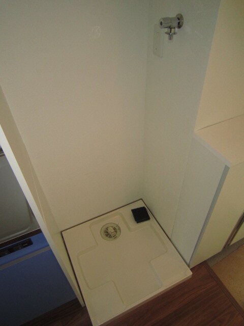 物件内観写真10　(洗濯機置場)