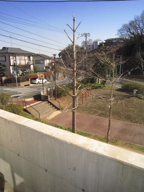 物件内観写真16　(室内からの展望)