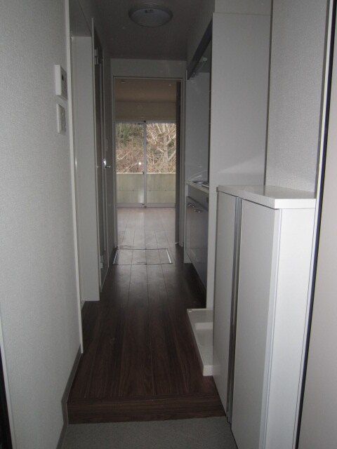 物件内観写真16　(玄関)