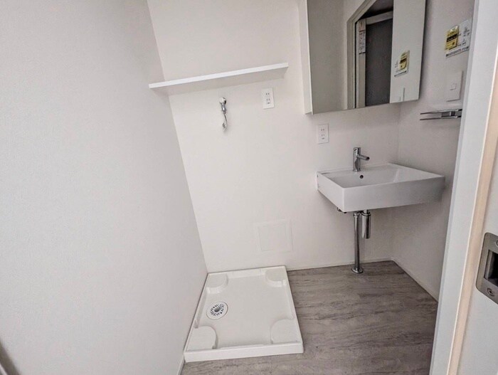 物件内観写真16　(洗濯機置場)