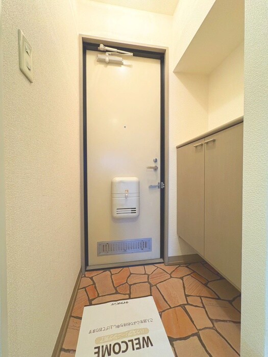 物件内観写真16　(玄関)