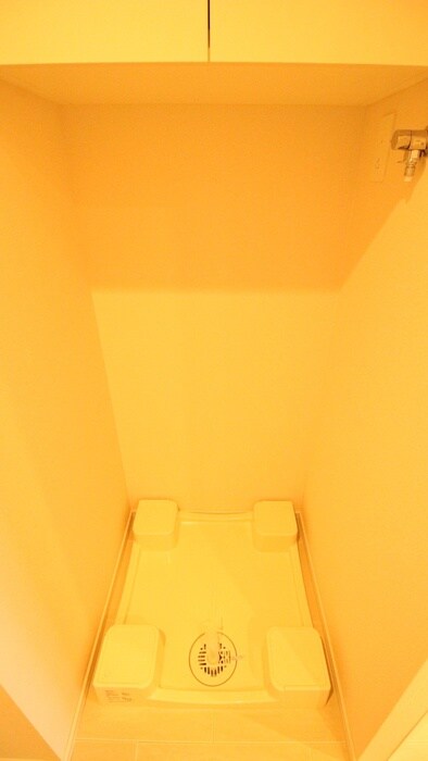 物件内観写真10　(洗濯機置場)