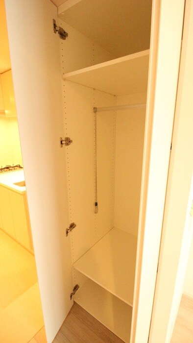 物件内観写真12　(収納)