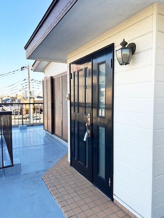 物件外観写真4　(エントランス部分)