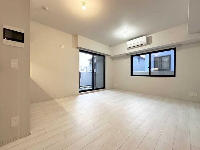 物件内観写真17　(室内からの展望)