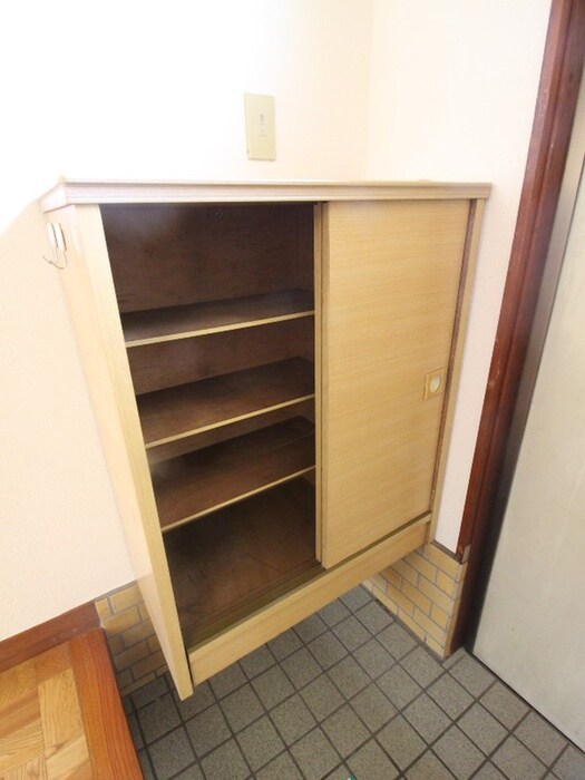 物件内観写真8　(靴箱)