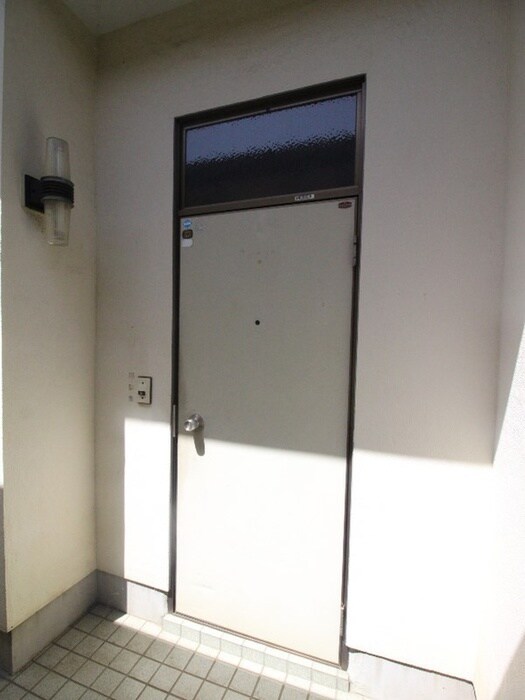 物件外観写真5　(エントランス部分)