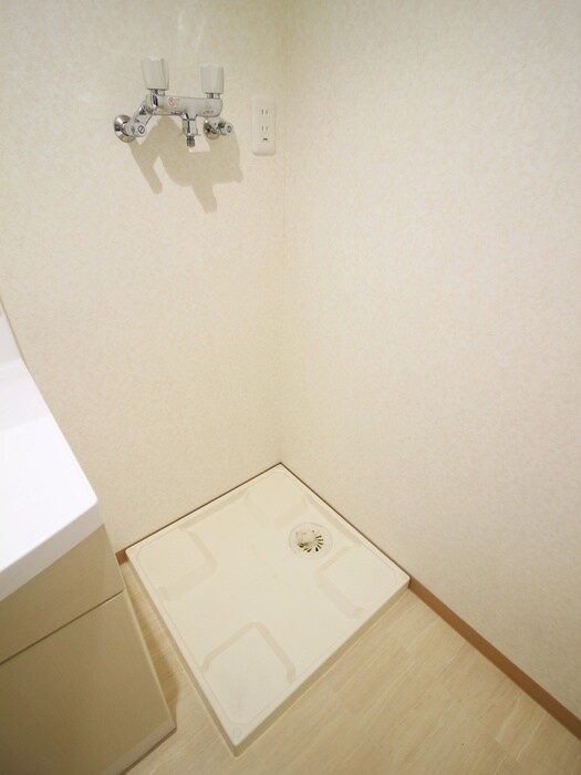 物件内観写真12　(洗濯機置場)