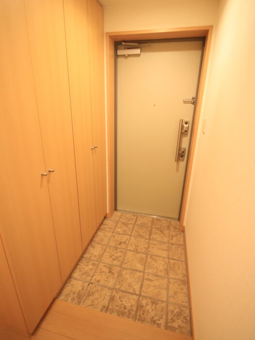 物件内観写真18　(玄関)