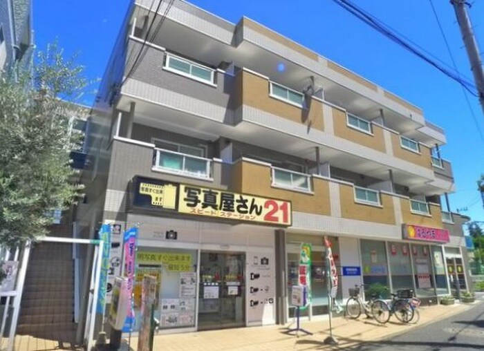 物件外観写真2　(エントランス部分)