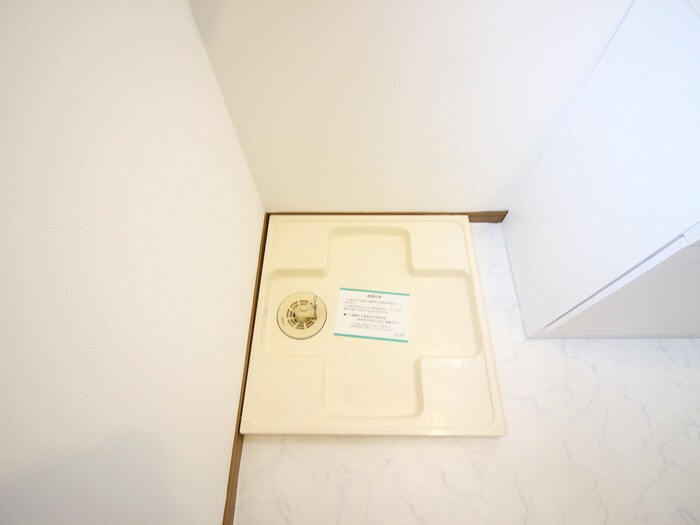 物件内観写真8　(洗濯機置場)