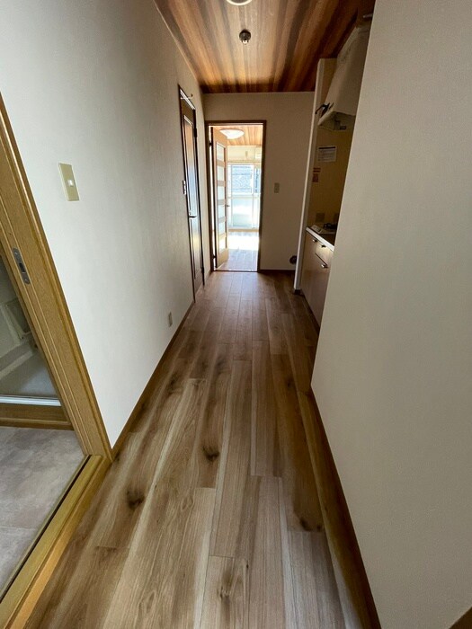 物件内観写真14　(廊下)