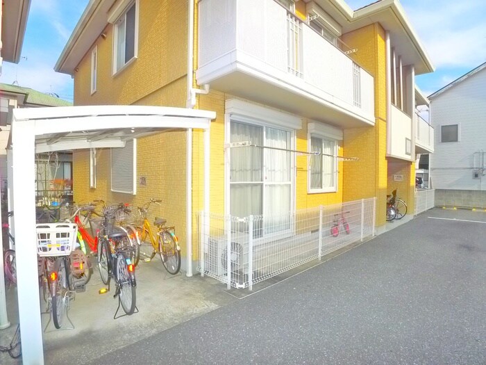 物件外観写真6　(駐輪場)
