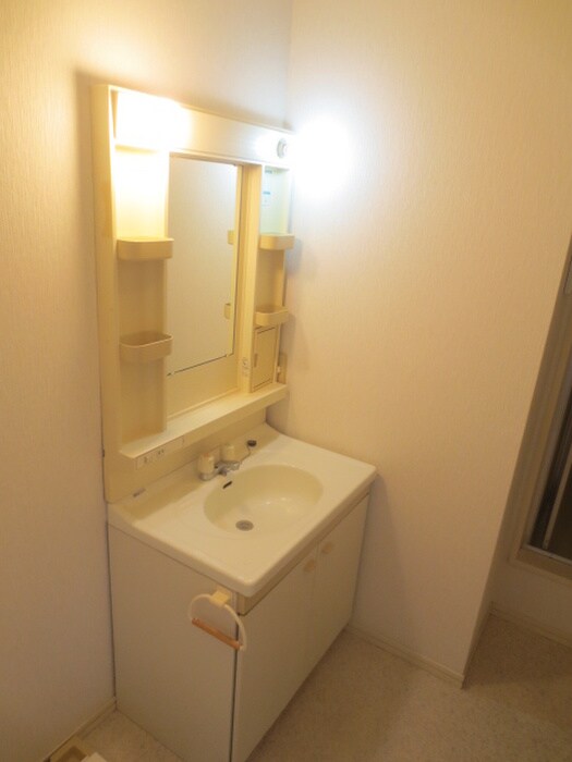 物件内観写真8　(洗面)
