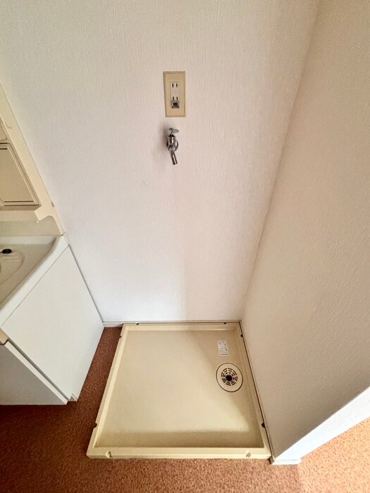 物件内観写真18　(洗濯機置場)