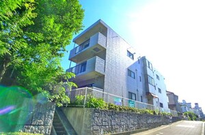 グランパレス本太　東側家屋外観写真