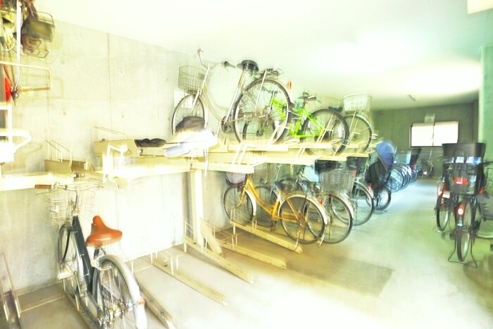 物件外観写真5　(駐輪場)