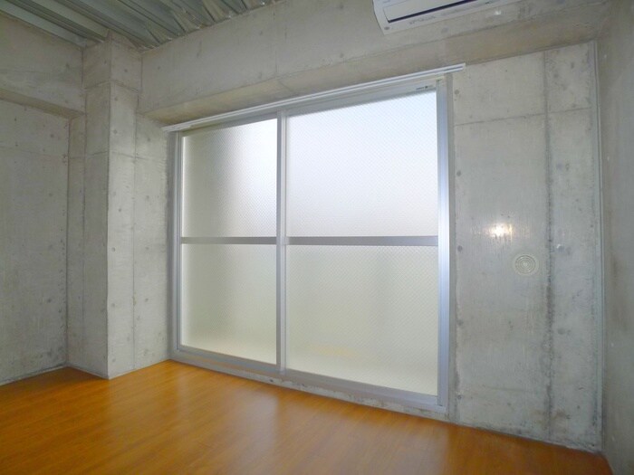 物件内観写真8　(室内からの展望)