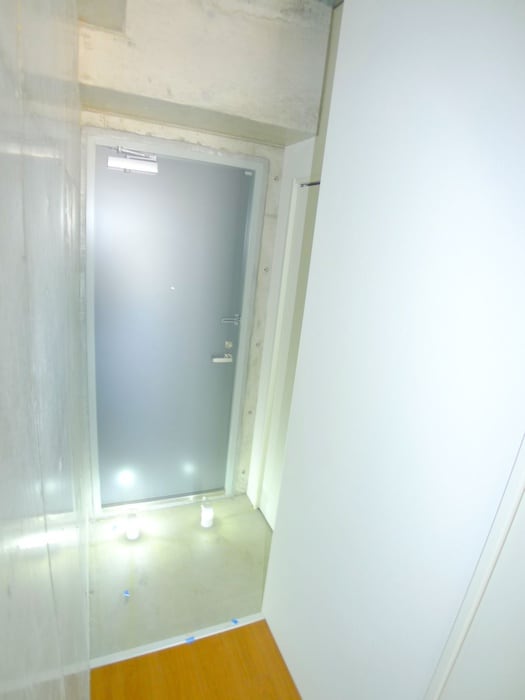 物件内観写真16　(玄関)