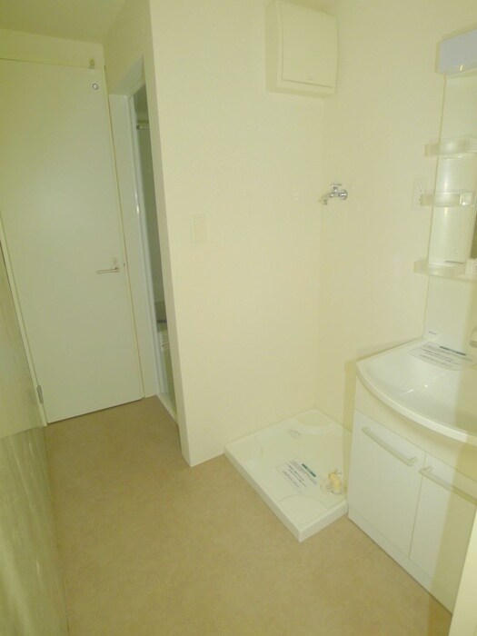 物件内観写真18　(洗濯機置場)