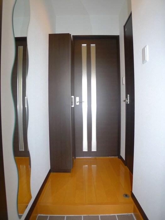 物件内観写真7　(玄関)