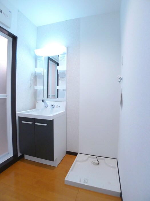 物件内観写真13　(洗濯機置場)