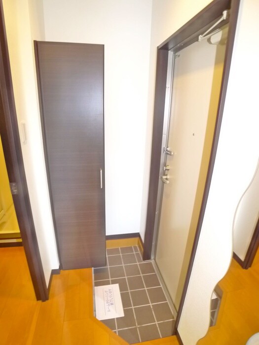物件内観写真18　(玄関)