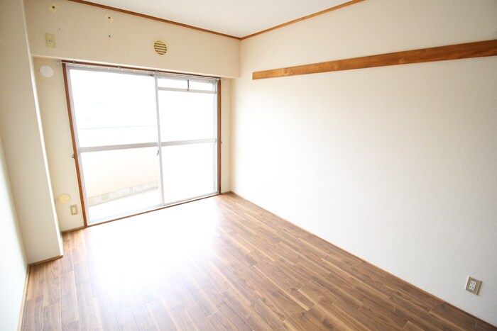 物件内観写真8　(居室)