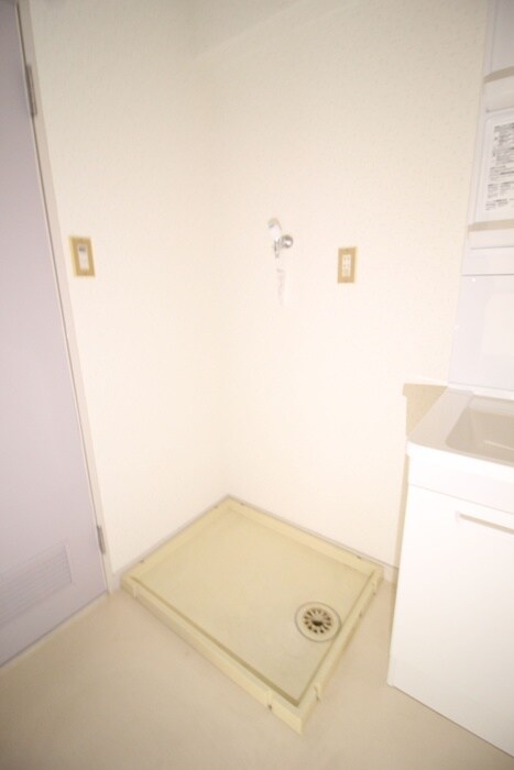 物件内観写真16　(洗濯機置場)