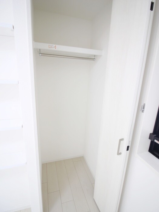 物件内観写真10　(収納)