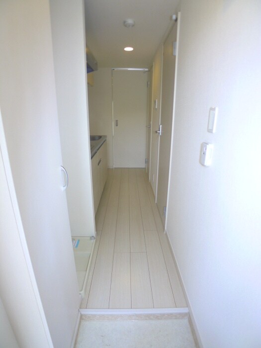 物件内観写真10　(玄関)