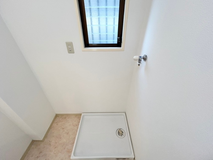 物件内観写真15　(洗濯機置場)