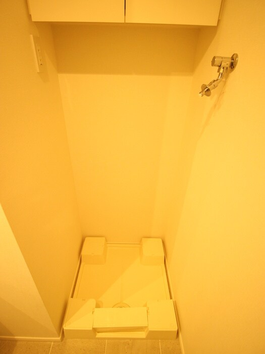 物件内観写真10　(洗濯機置場)