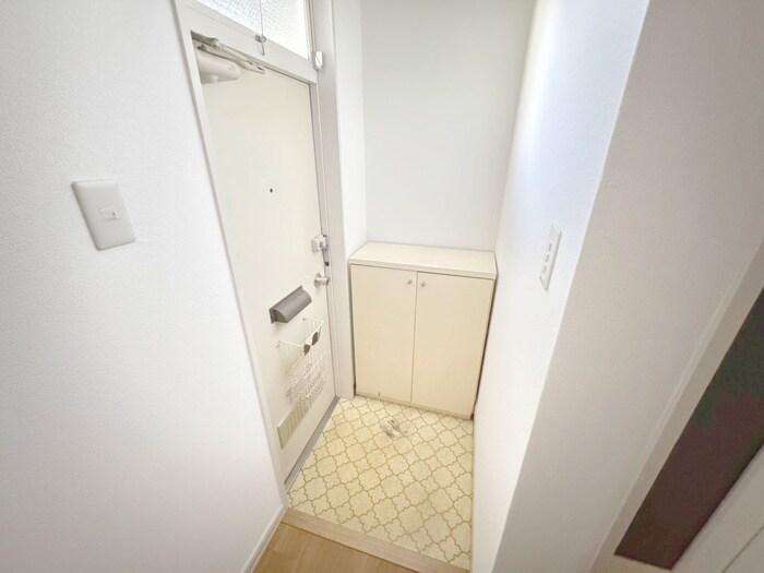 物件内観写真16　(玄関)