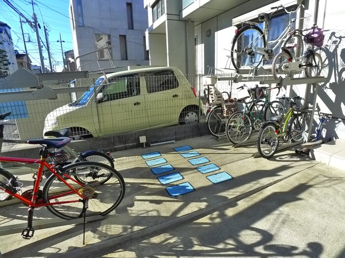 物件外観写真6　(駐輪場)
