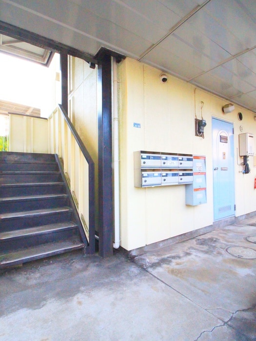 物件外観写真5　(エントランス部分)