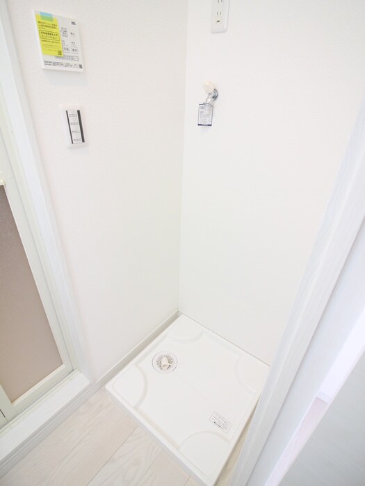 物件内観写真12　(洗濯機置場)