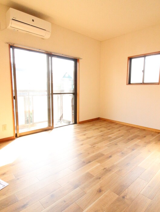 物件内観写真4　(居室)