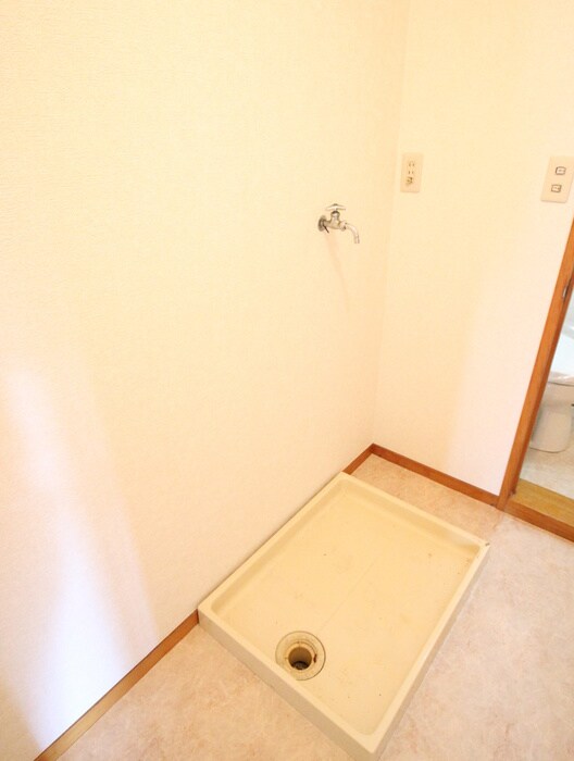 物件内観写真14　(洗濯機置場)