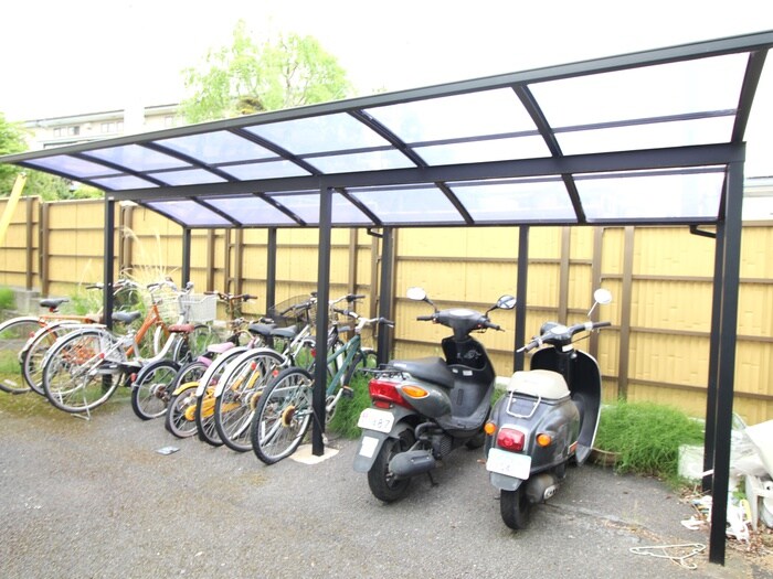 物件外観写真6　(駐輪場)