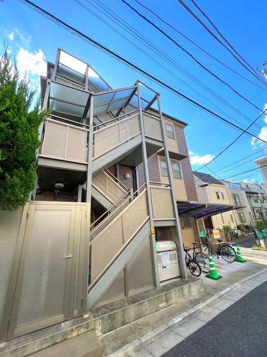 物件外観写真2　(エントランス部分)