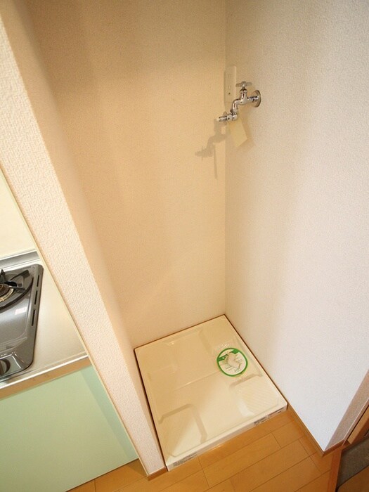 物件内観写真14　(洗濯機置場)