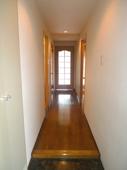 物件内観写真10　(玄関)