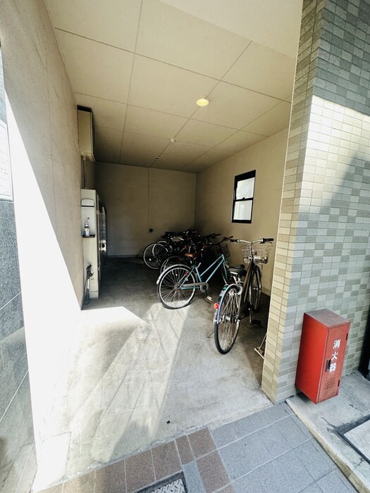 物件外観写真5　(駐輪場)