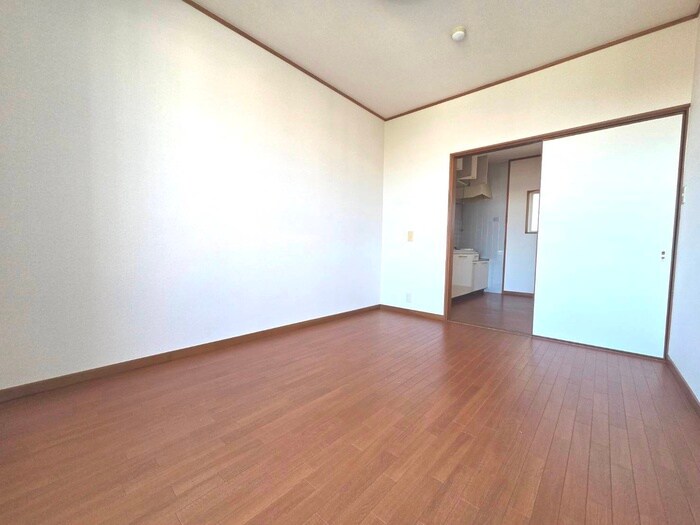 物件内観写真8　(居室)