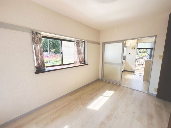 物件内観写真8　(居室)