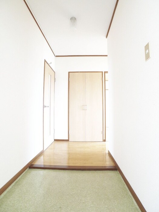 物件内観写真17　(玄関)