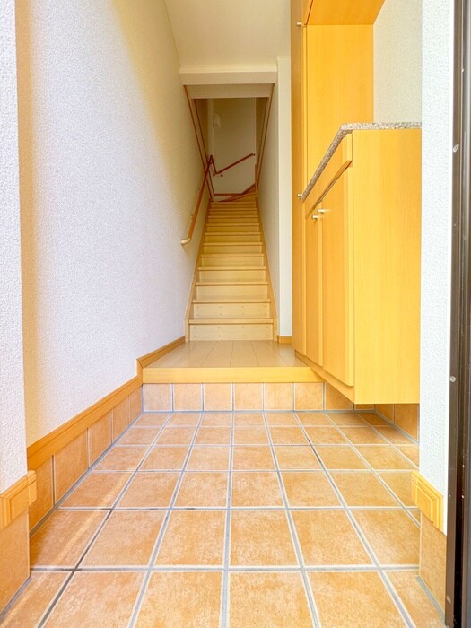 物件内観写真8　(玄関)