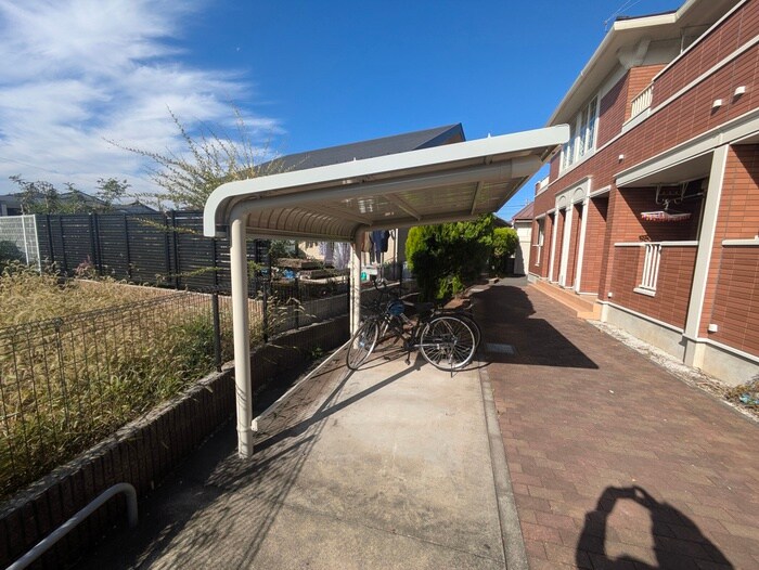 物件外観写真3　(駐輪場)